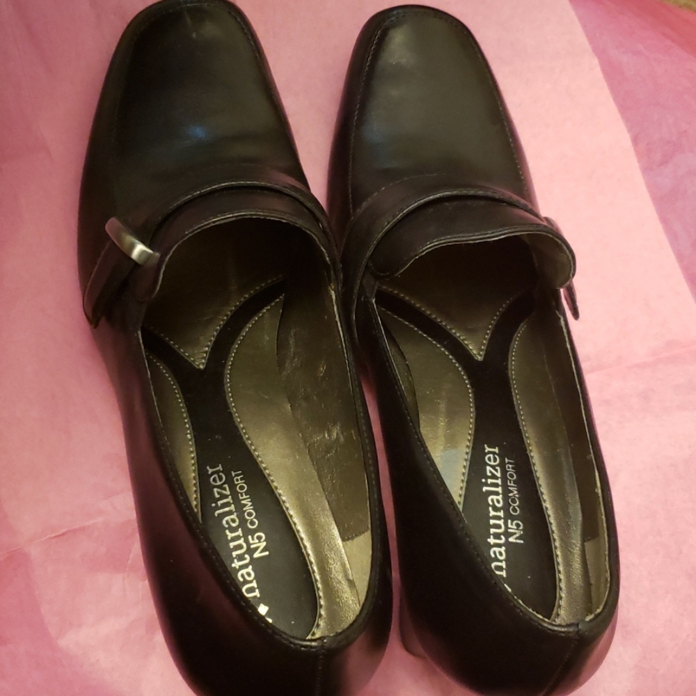 Shoe
